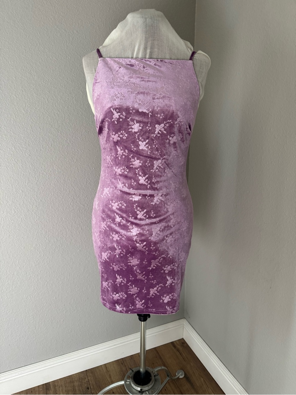 Le Lis Lilac Floral Burnout Velvet Dress